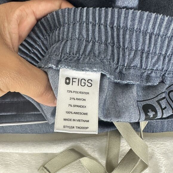 Figs Cusco Scrub Top Yola Skinny Set Size XS/P Graphite Grey Medical Uniform - Picture 14 of 16